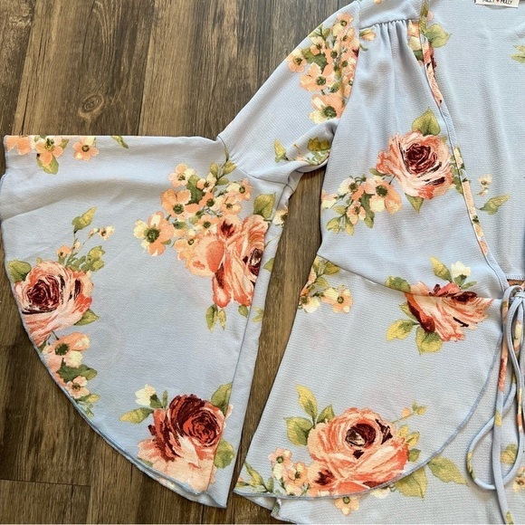 Women Miley+Molly Floral Tied up Top Blouse with Kimono Sleeves. Size S - Picture 6 of 11